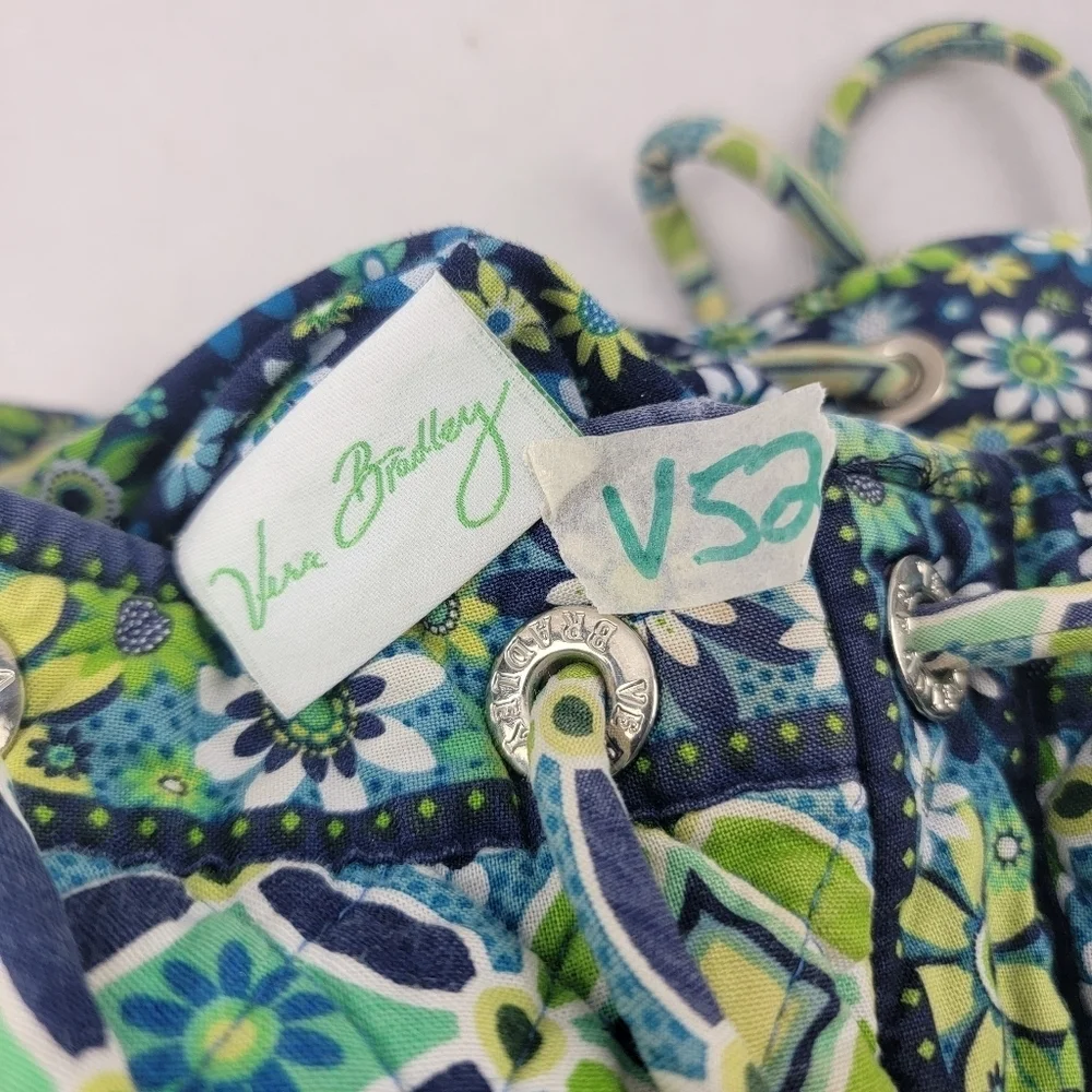 Vera Bradley‎ daisy flower quilted string backpack